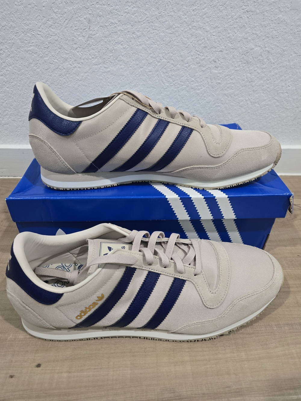 Adidas Galaxy OG Men’s Beige and Navy Retro Runner Sneakers